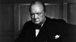 https://uncatolicoperplejo.com/victory-sign-el-mudra-de-winston-churchil/