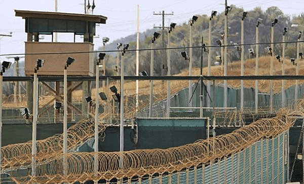 --- FEMA Camps (campos FEMA).