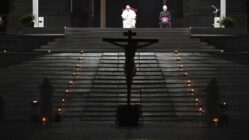 Los siete falsos Papas de (Apocalipsis 17): 1º. Roncali, 2º. Montini, 3º. Luciani, 4º. Wojtyla, 5º. Ratzinger y 6º. BERGOGLIO y 7º, el anticristo.